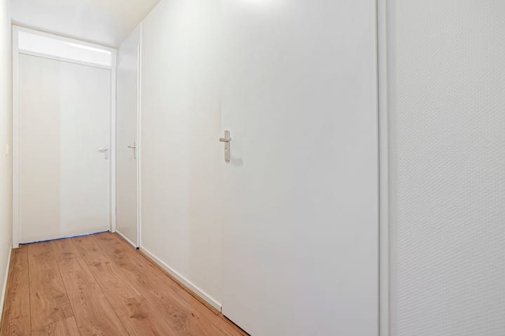 Photo 14 of Lieuwkemastraat 27