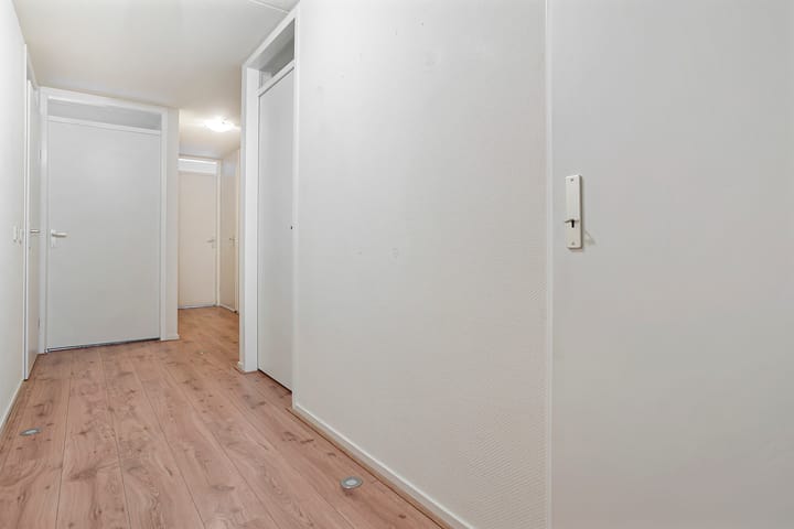 Photo 16 of Lieuwkemastraat 27