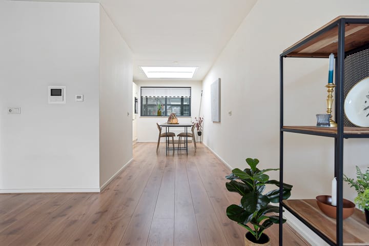 Photo 25 of Lieuwkemastraat 27