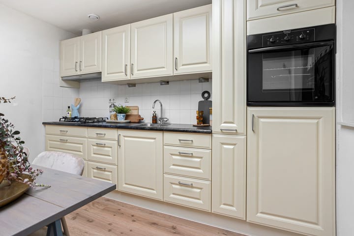 Photo 28 of Lieuwkemastraat 27