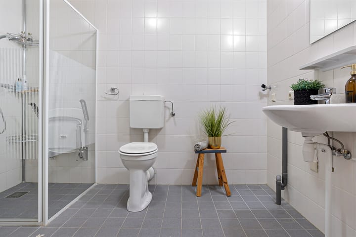 Photo 38 of Lieuwkemastraat 27