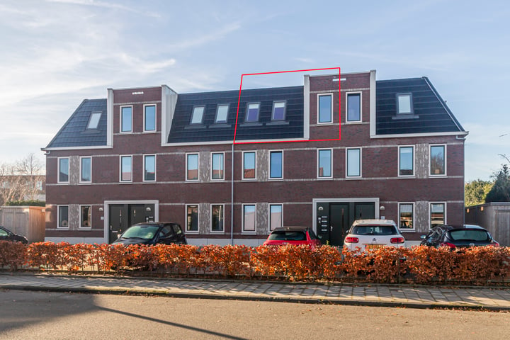 Bekijk foto 1 van Frederik Hendrikstraat 37-D