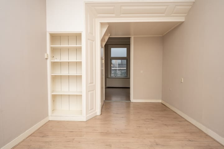 Foto 10 van Warmoesstraat 49