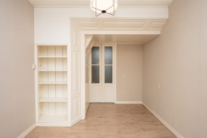 Foto 12 van Warmoesstraat 49