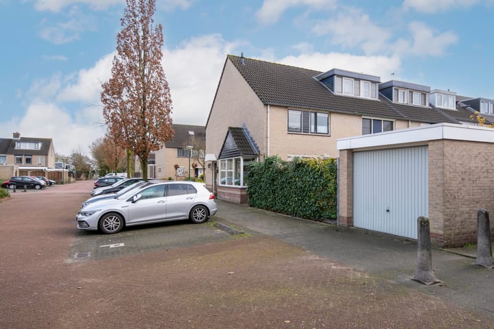 Foto 2 van Lucretia van Merkenlaan 42