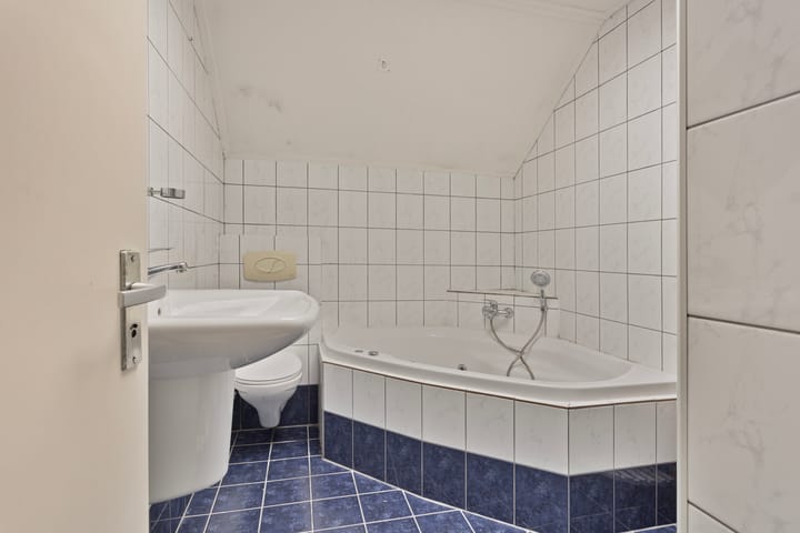 Photo 21 of van Ostadestraat 55