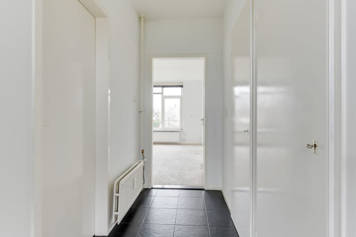 Foto 7 van Van Blaaderenweg 13-A