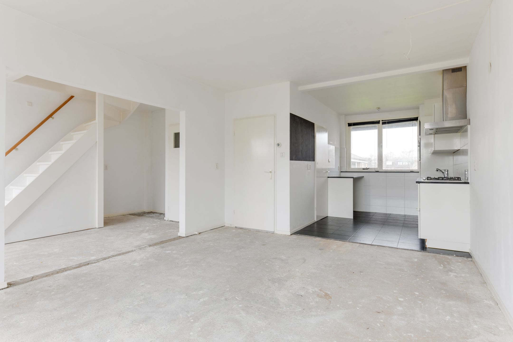 Foto 9 van Van Blaaderenweg 13-A