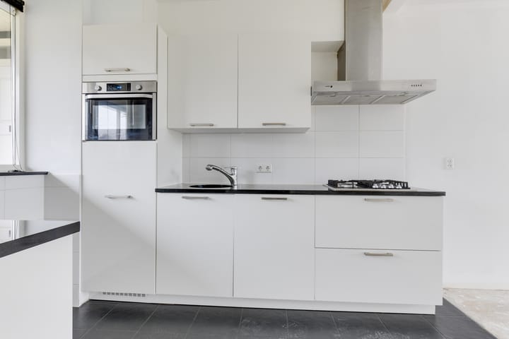 Foto 10 van Van Blaaderenweg 13-A