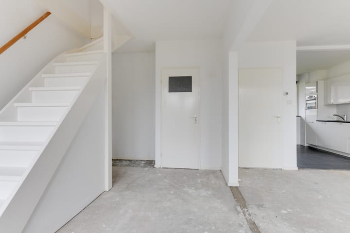 Foto 12 van Van Blaaderenweg 13-A