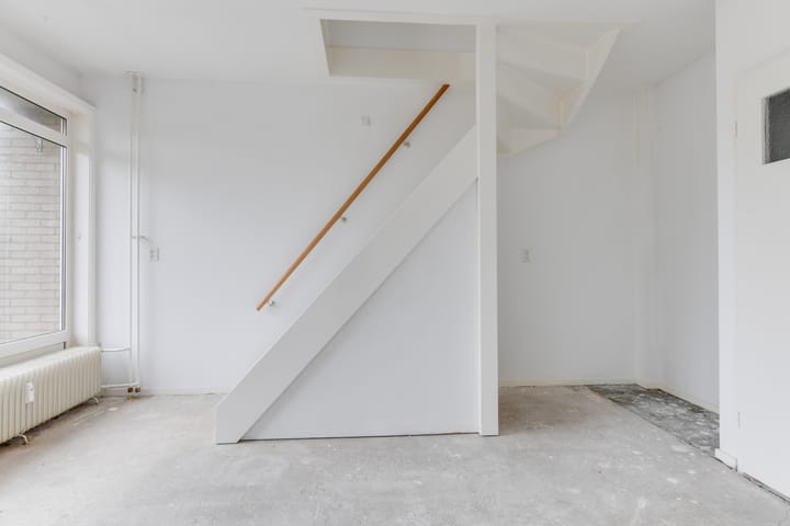 Foto 13 van Van Blaaderenweg 13-A