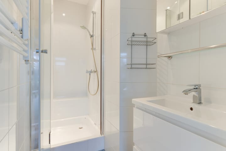 Foto 15 van Van Blaaderenweg 13-A