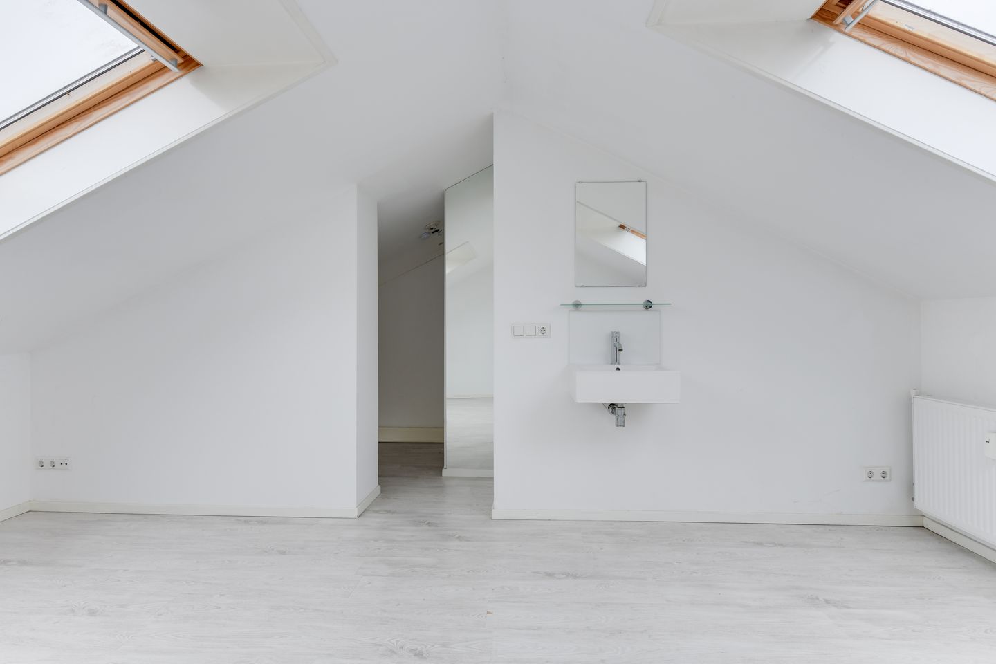 Foto 19 van Van Blaaderenweg 13-A