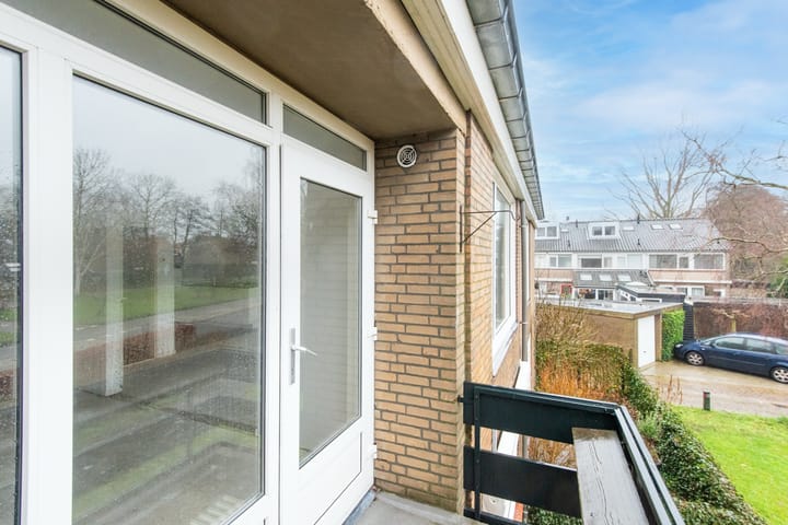 Foto 23 van Van Blaaderenweg 13-A