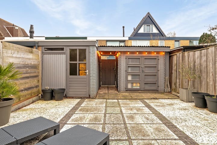 Photo 34 of President van Heelstraat 57