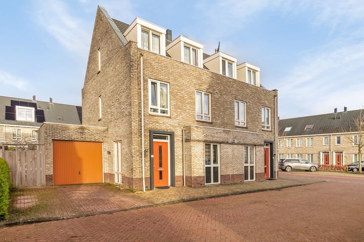 Bekijk foto 1 van Joop den Uylstraat 39