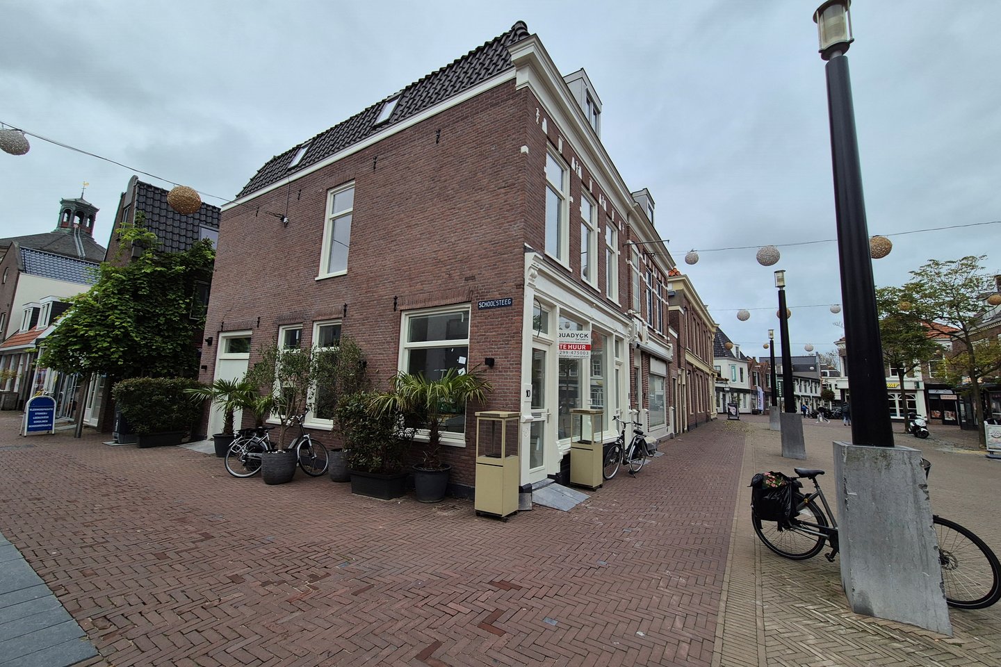 View photo 2 of Willem Eggertstraat 10