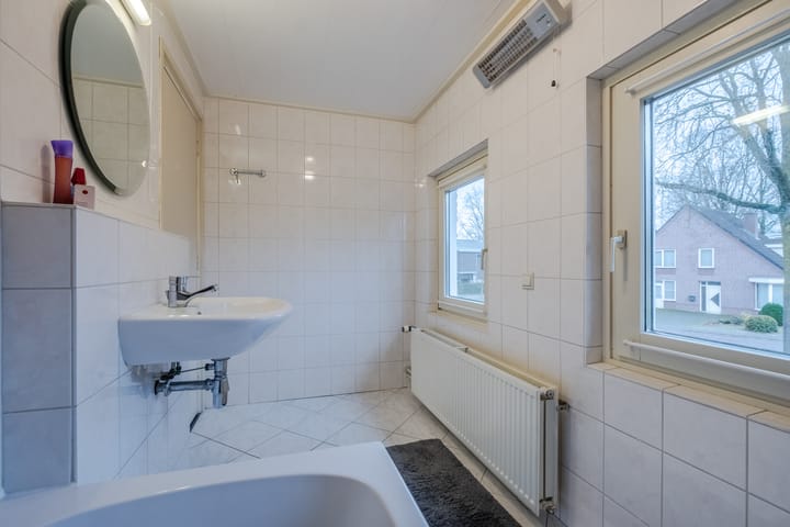 Foto 22 van Voornstraat 6