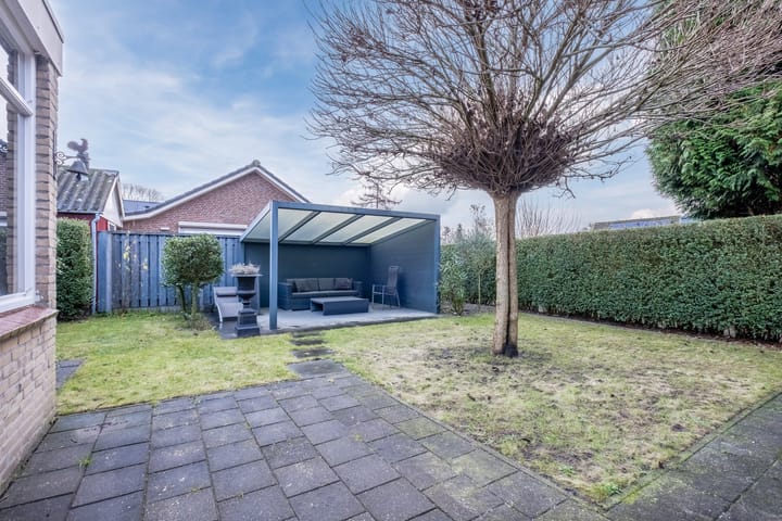 Foto 24 van Voornstraat 6