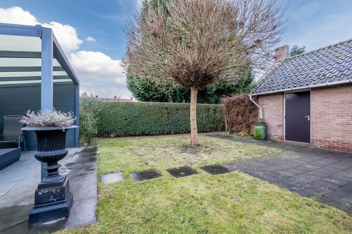 Foto 25 van Voornstraat 6