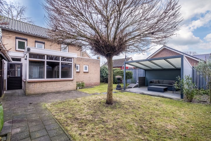 Foto 26 van Voornstraat 6