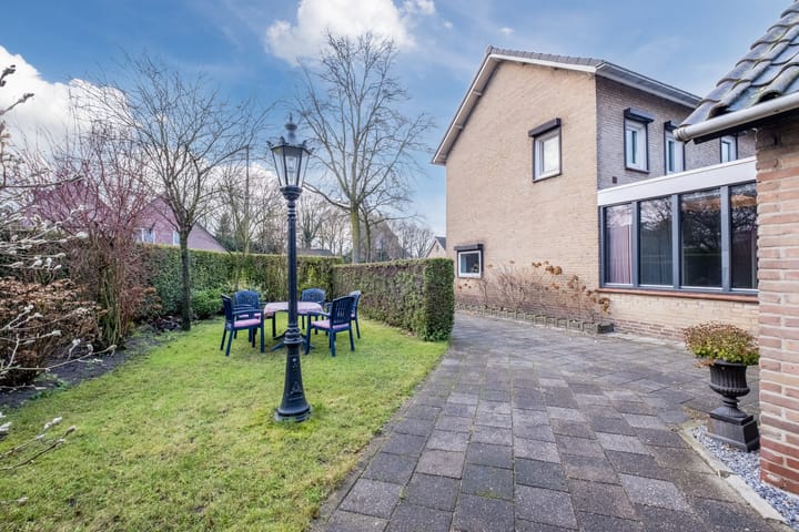 Foto 2 van Voornstraat 6