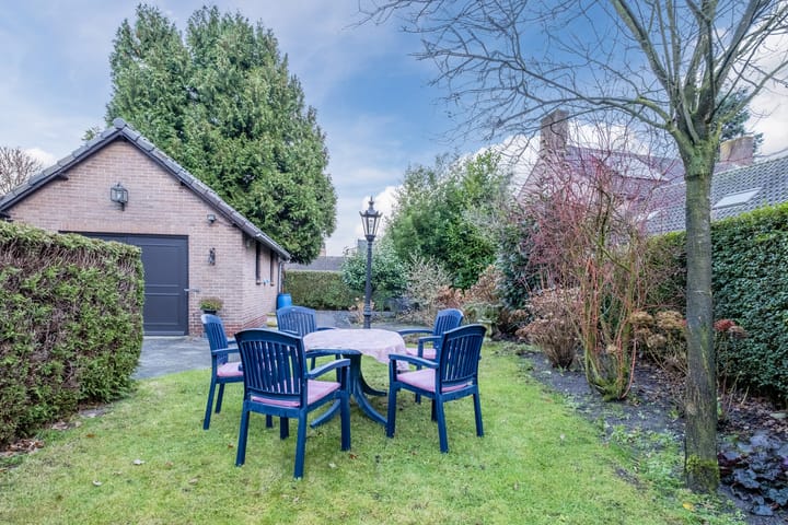 Foto 29 van Voornstraat 6