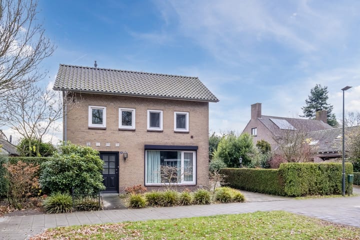 Foto 32 van Voornstraat 6