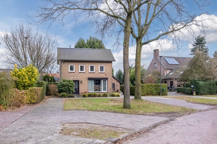 Foto 34 van Voornstraat 6