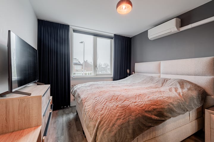 Foto 24 van Bloemendaalstraat 19