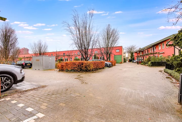 Foto 42 van Karmozijnhof 5