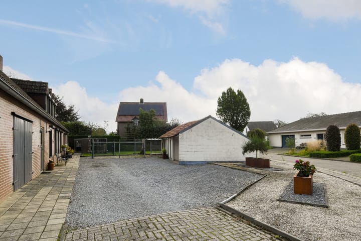 Foto 23 van Lambroekweg 34