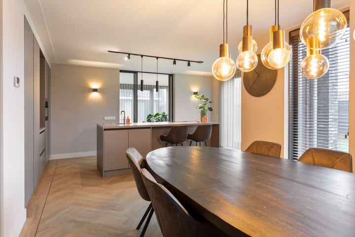 Photo 5 of Van Coothstraat 12