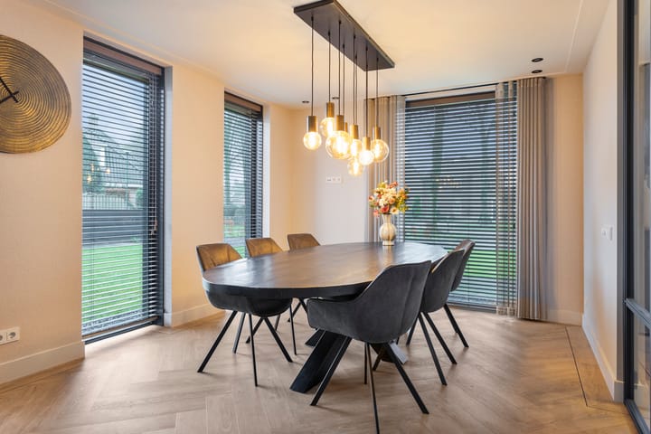 Photo 6 of Van Coothstraat 12