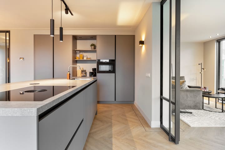 Photo 11 of Van Coothstraat 12