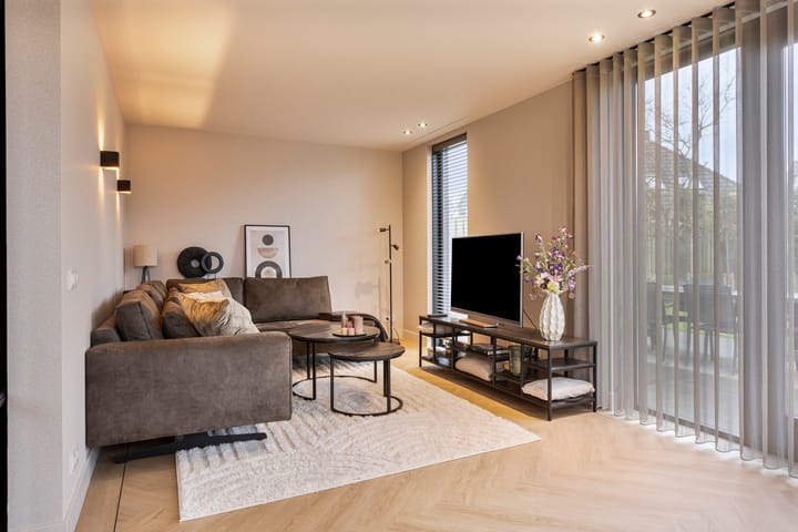 Photo 12 of Van Coothstraat 12