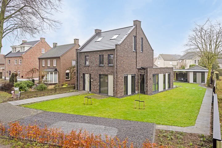 Photo 34 of Van Coothstraat 12