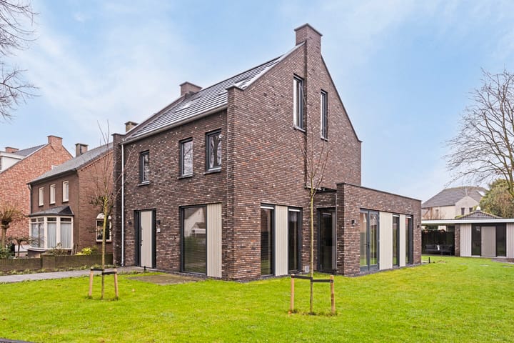 Photo 35 of Van Coothstraat 12