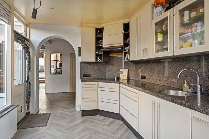 Foto 8 van Bernhardstraat 10