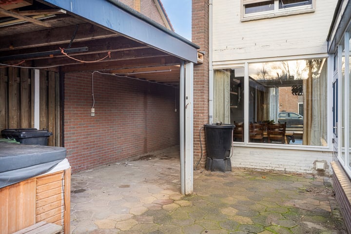 View photo 29 of Bernhardstraat 10