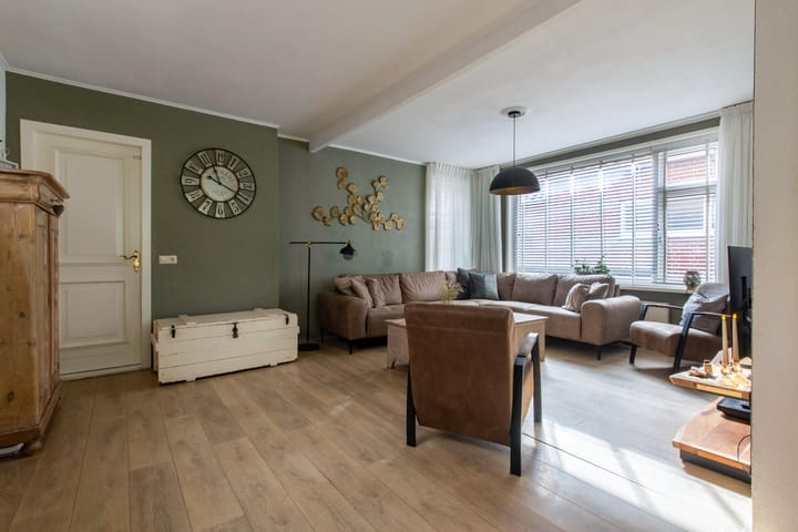 Foto 12 van Middenweg 123