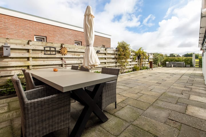 Foto 30 van Middenweg 123