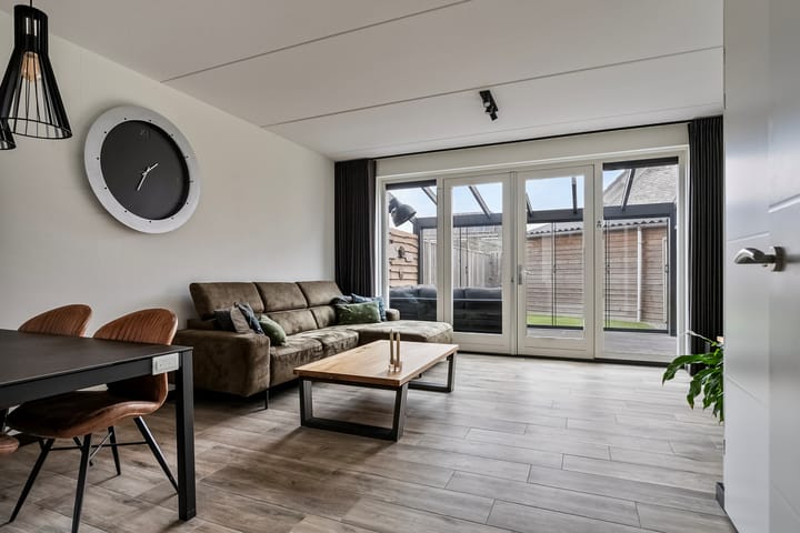 Photo 4 of Kaarsenmaker 31