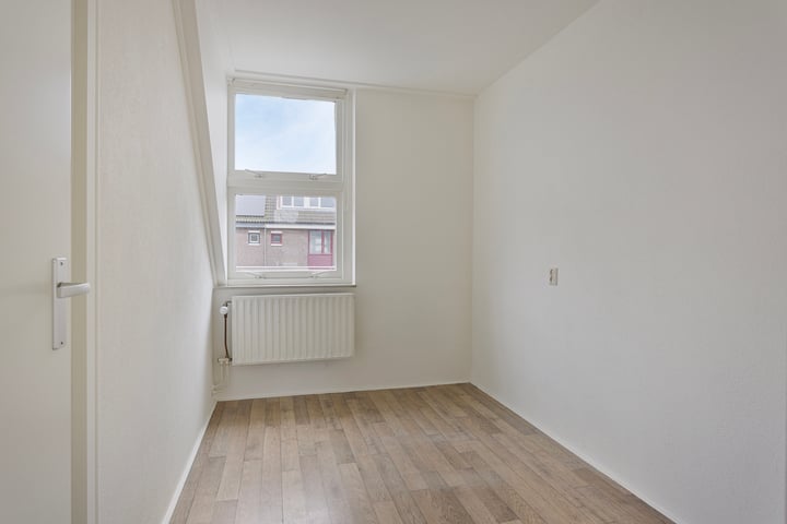 Bekijk foto 19 van Claverenbladstraat 37