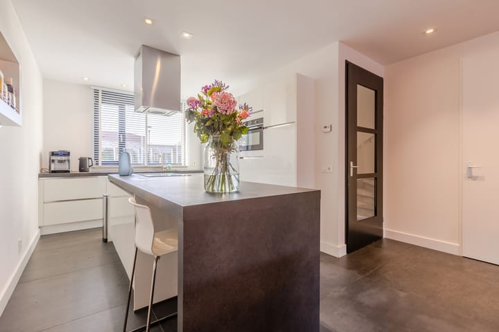 Photo 7 of Zaltbommelstraat 27