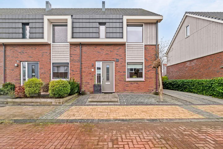 Foto 2 van Korporaal 7