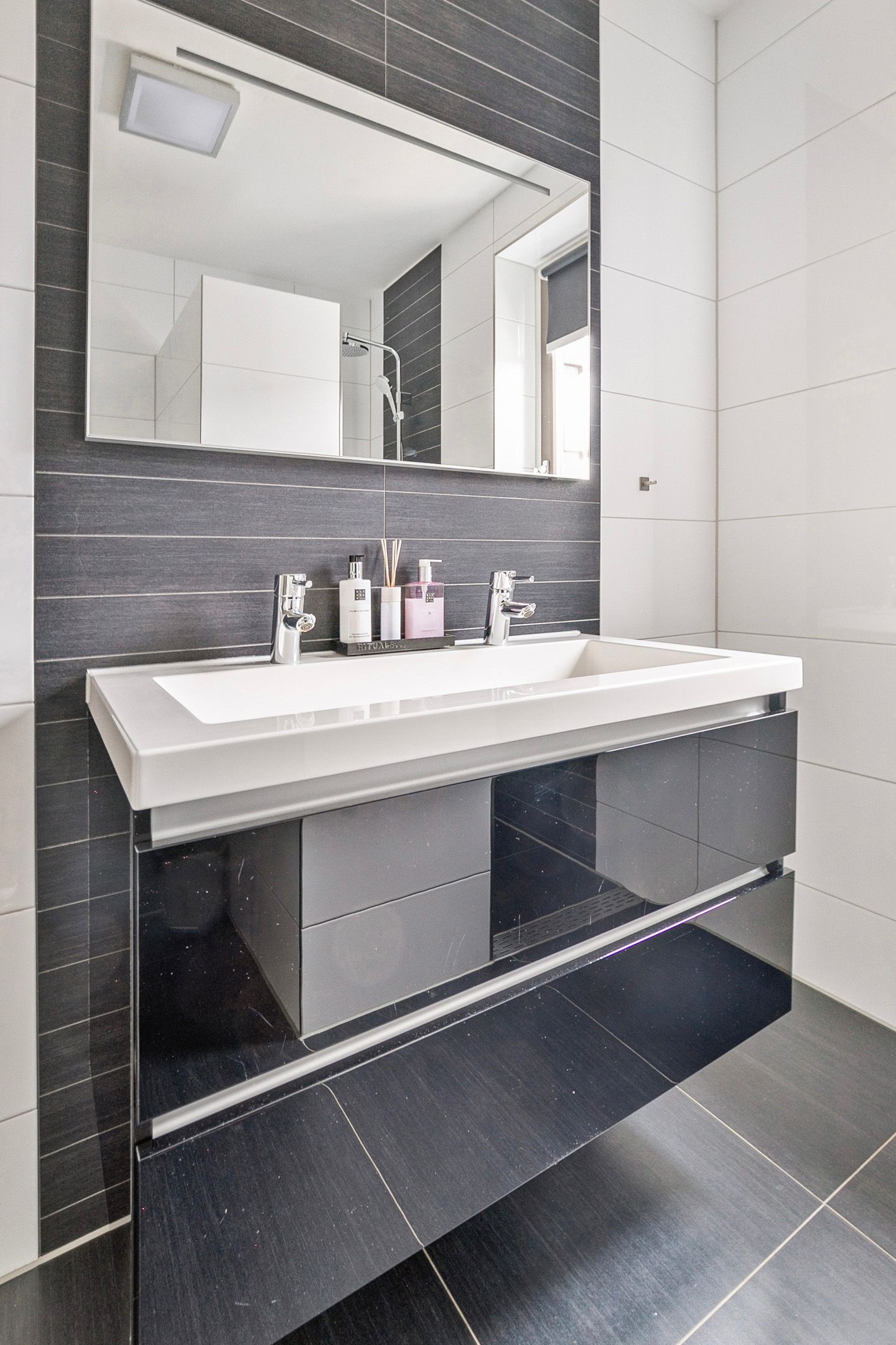 Foto 20 van Korporaal 7