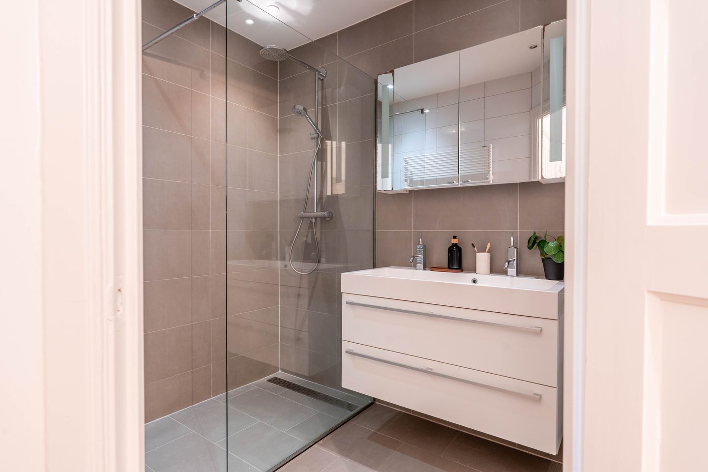 Foto 19 van Van Tuyll van Serooskerkenweg 79-1