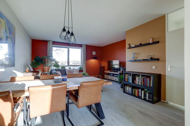 Photo 11 of Ringspoor 129