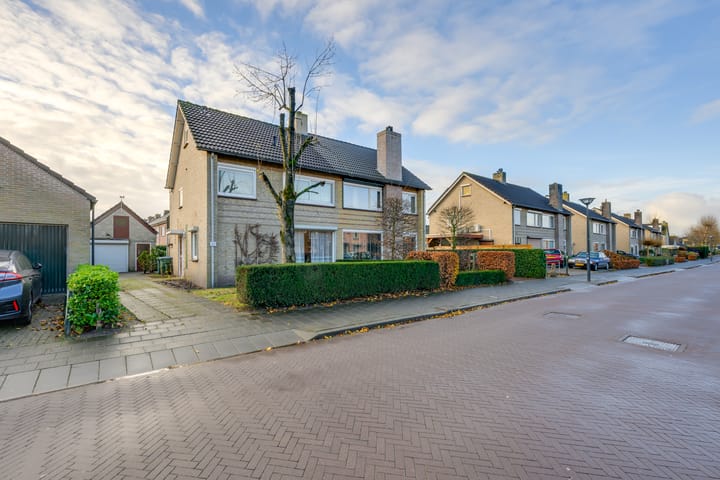 Foto 1 van Schoolstraat 21